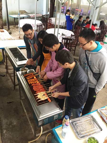 當萬圣節遇上光棍節，成都智絡軟件嗨翻三圣鄉